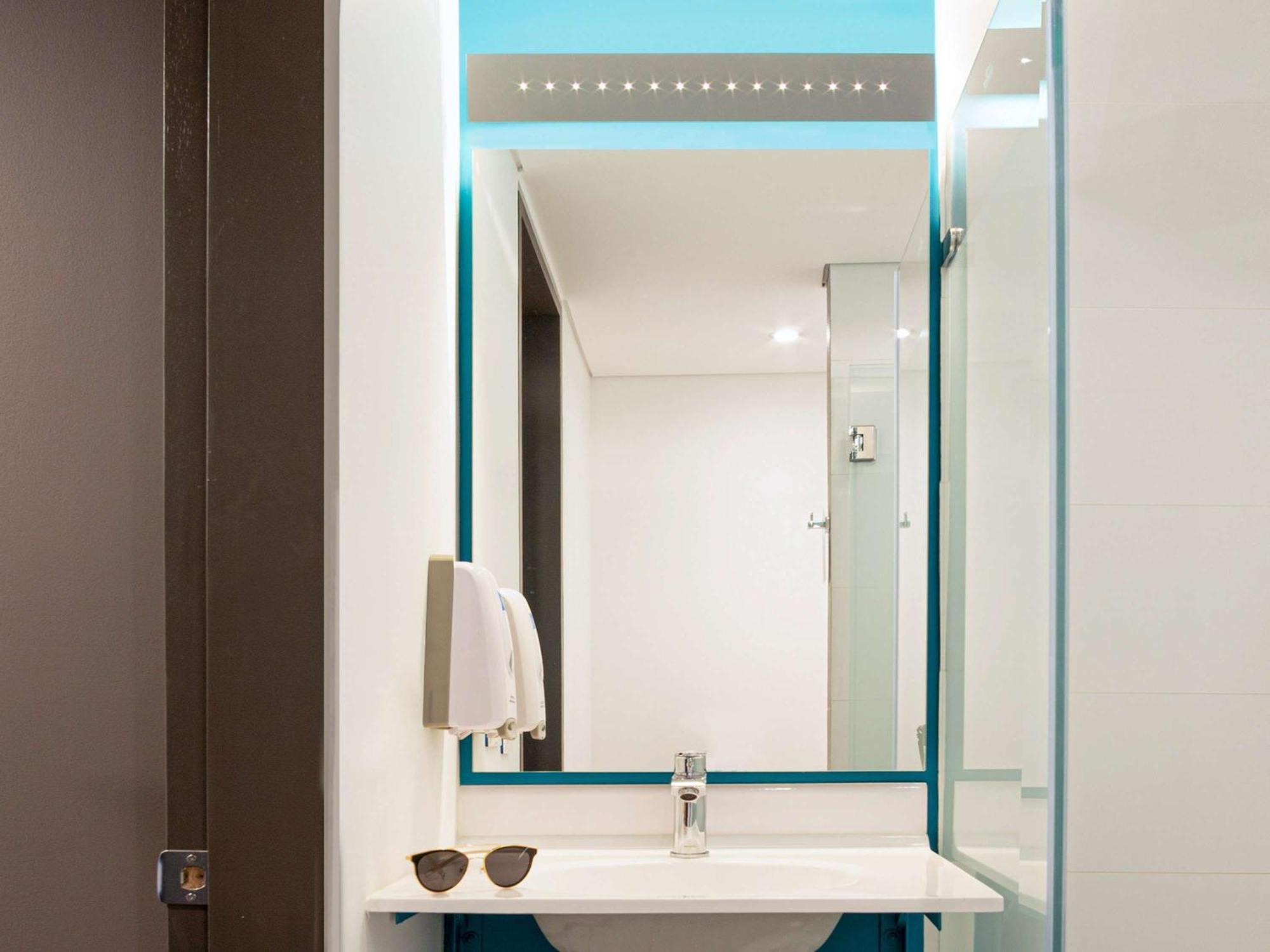 ibis budget Bogota Marly Bagian luar foto