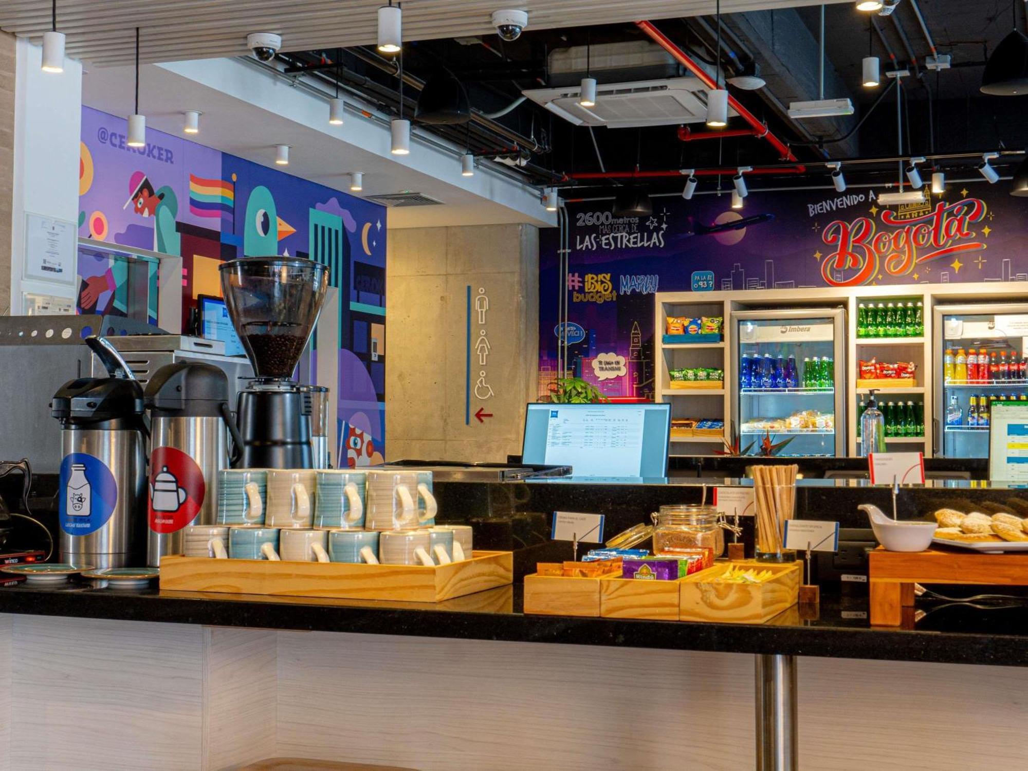 ibis budget Bogota Marly Bagian luar foto